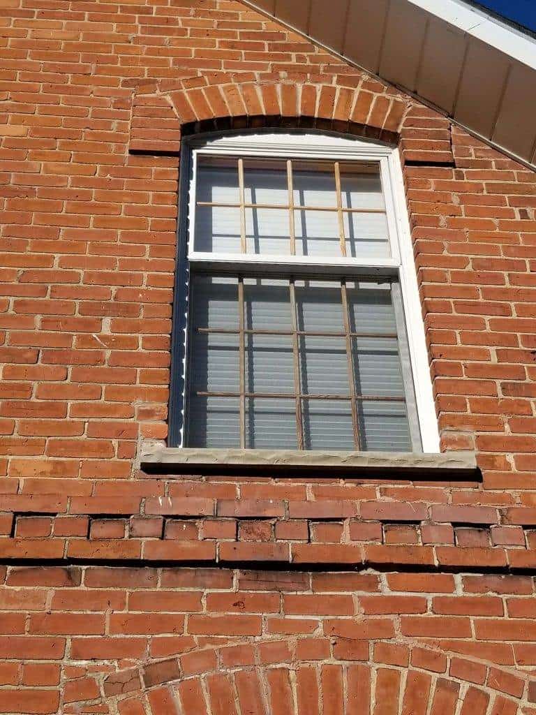 Windows Project - Innisfil - Farmhouse Charm - Before Windows Project - Innisfil - Farmhouse Charm - Before