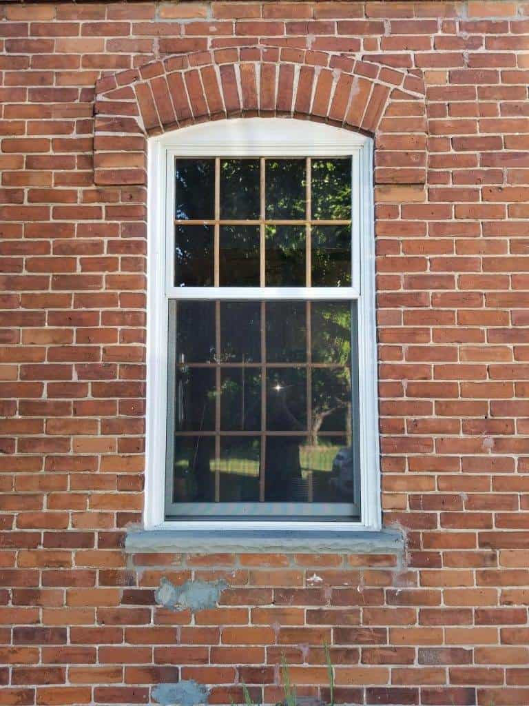 Windows Project - Innisfil - Farmhouse Charm - Before Windows Project - Innisfil - Farmhouse Charm - Before