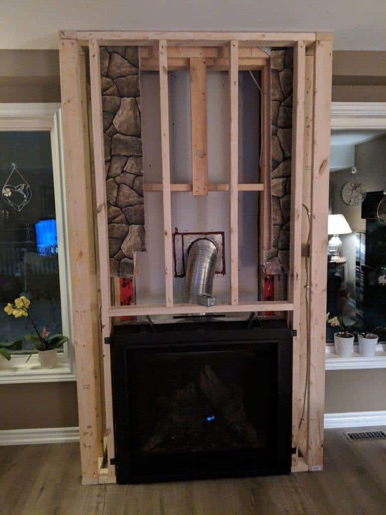 Maker:s,Date:2017-10-14,Ver:6,Lens:kan03,Act:lar02,E-Y Masonry Project - Innisfil - Fireplace Remodel - Before