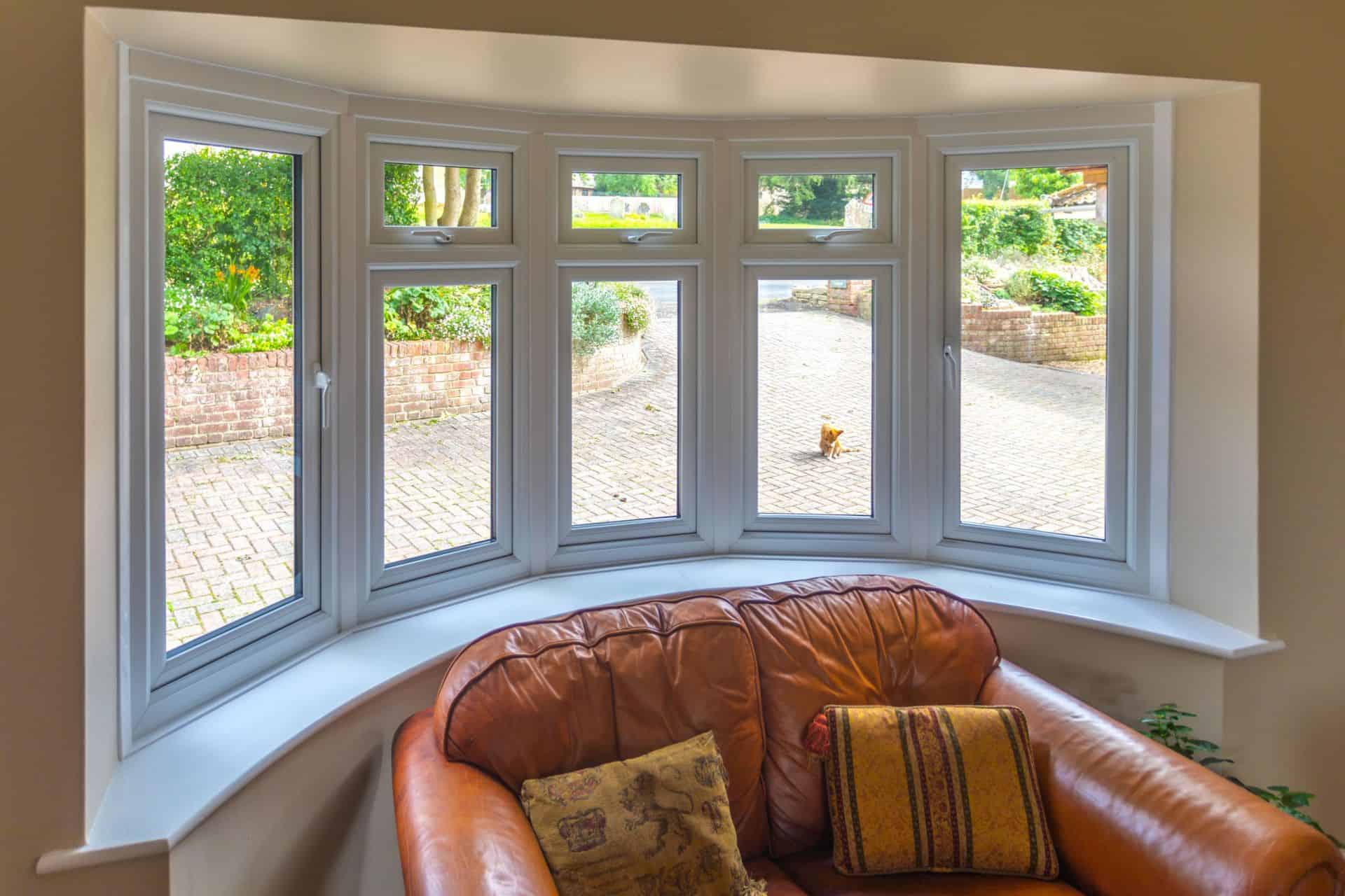 Bay-Windows-Vs-Bow-Window Bay Window,Bay And Bow Window,Bow Window | Weaver Exterior Remodeling Barrie Ontario